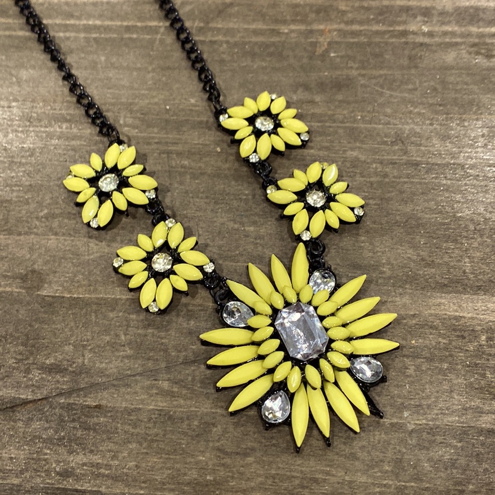 NWOT Neon Yellow & Black Statement Necklace